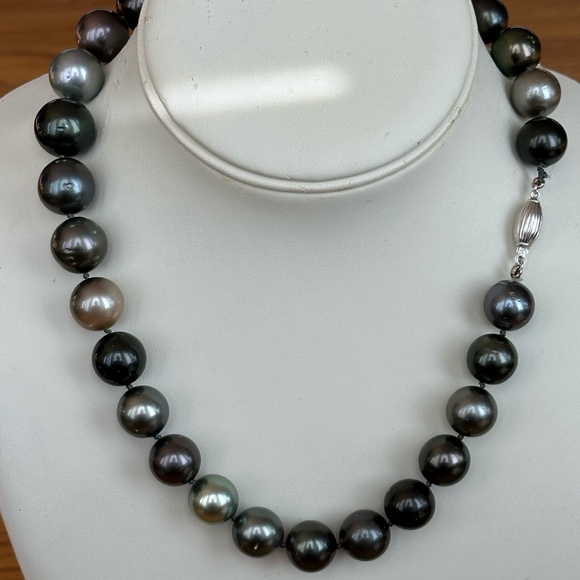 🌟 Tahitian Pearl Necklace | 12mm-15mm | 18” Strand | Sterling Silver Clasp 🌟 - Picture 12 of 13